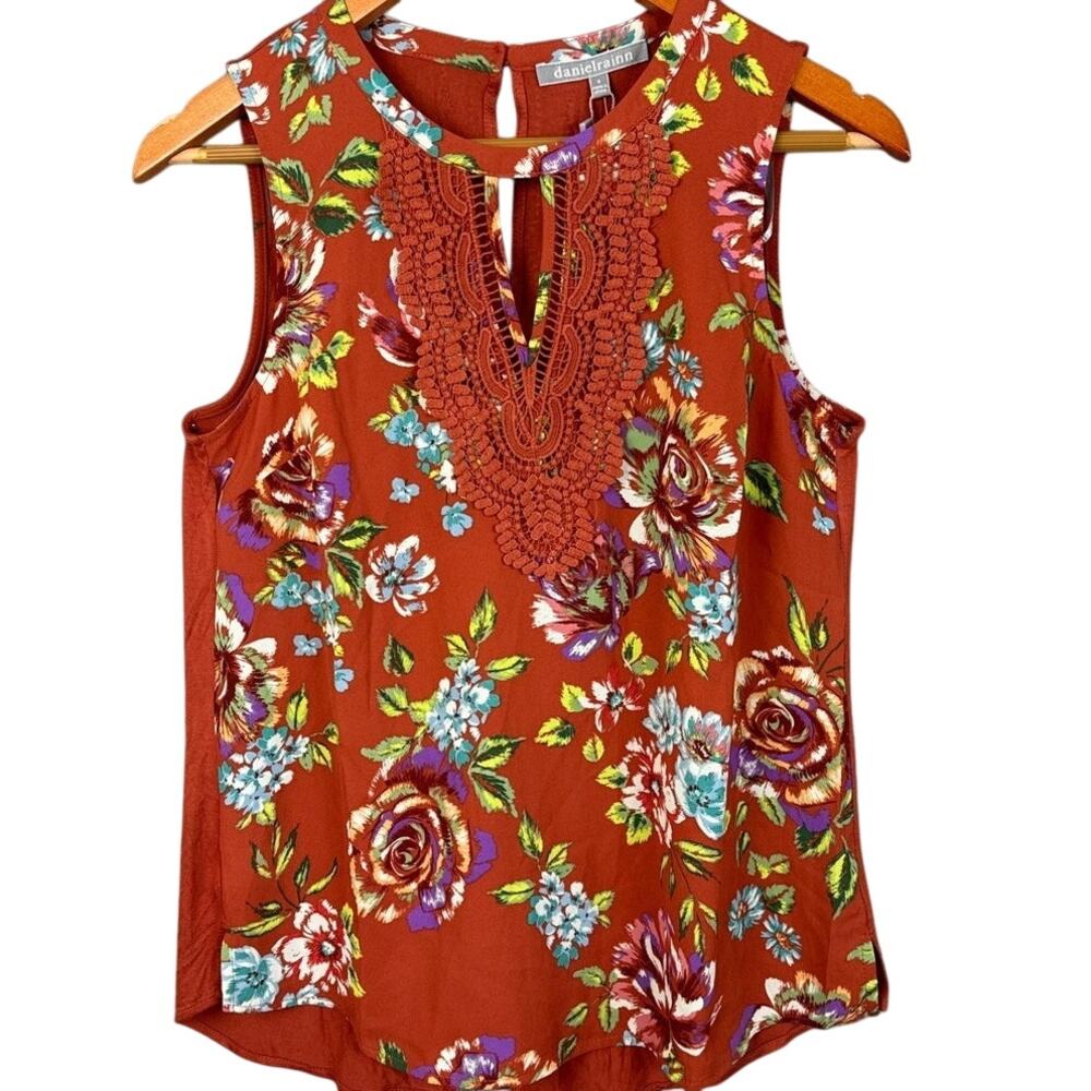Daniel Rainn Quin Blouse Rust Floral Embroidered Lace Split Hem SZ S NWT Office